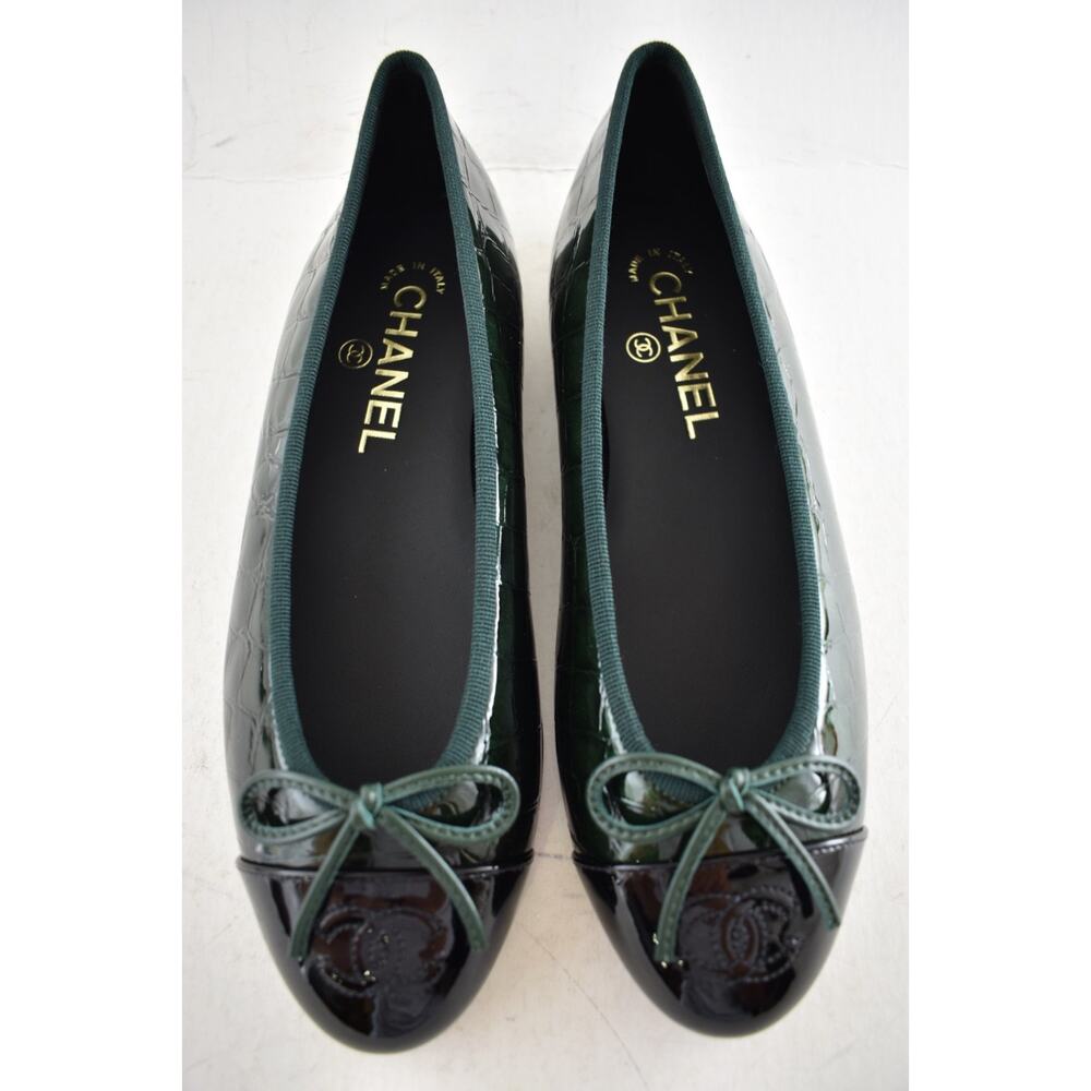 Chanel 26A Dark Green Black Crocodile Patent CC Logo Ballet Ballerina Flat 37.5 - Picture 10 of 16